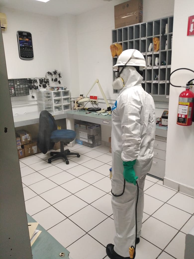[Image of Oficina Limpia]