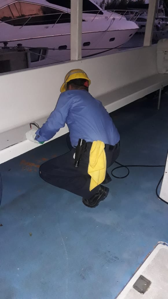 [Image of Interior Barco Limpio]